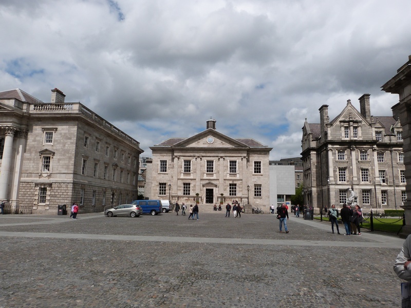 TRINITY COLLEGE et son livre de Kells,