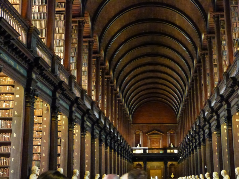 TRINITY COLLEGE et son livre de Kells,